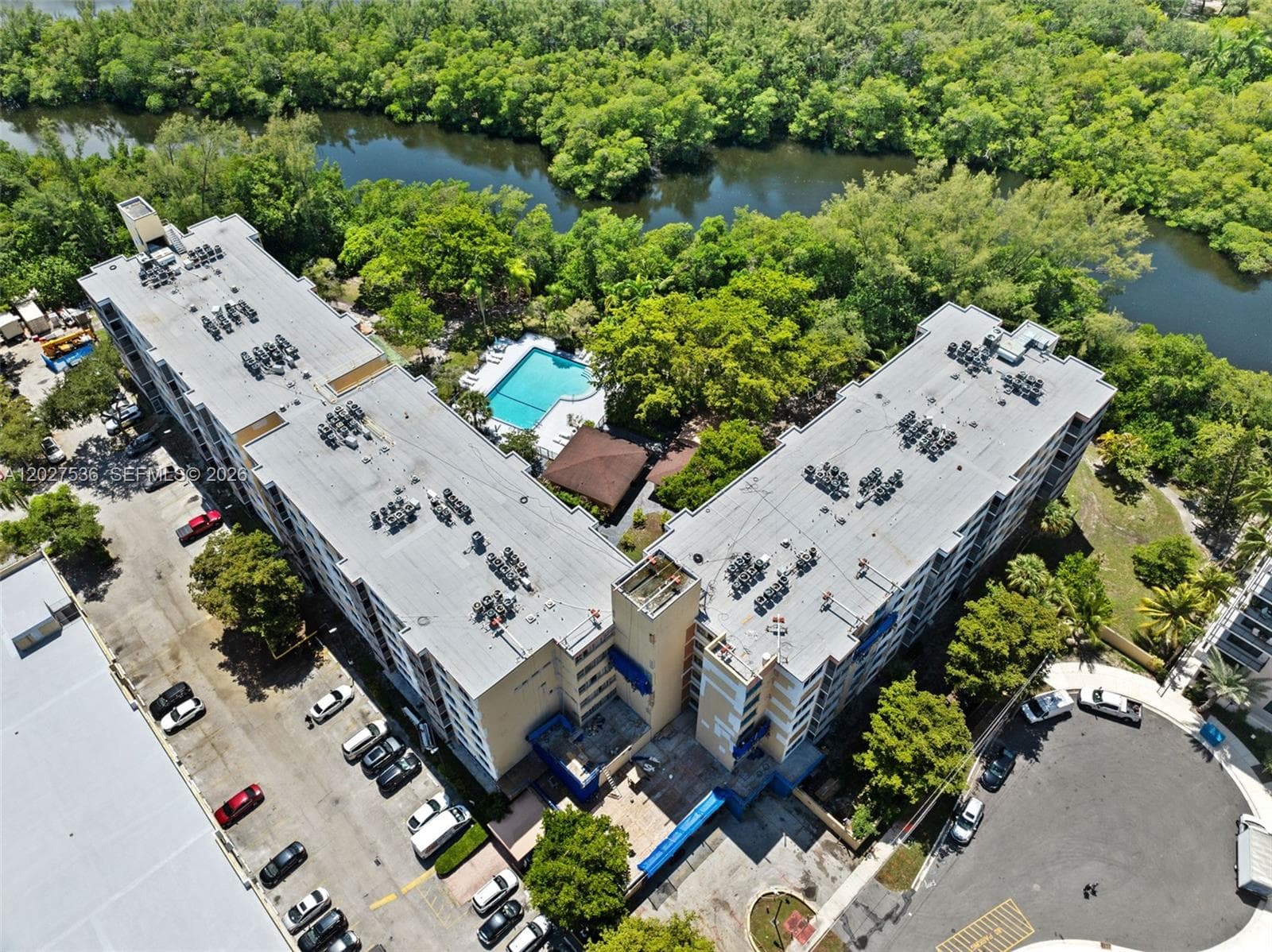 17890 W Dixie Hwy # 603, North Miami Beach FL 33160 — 36