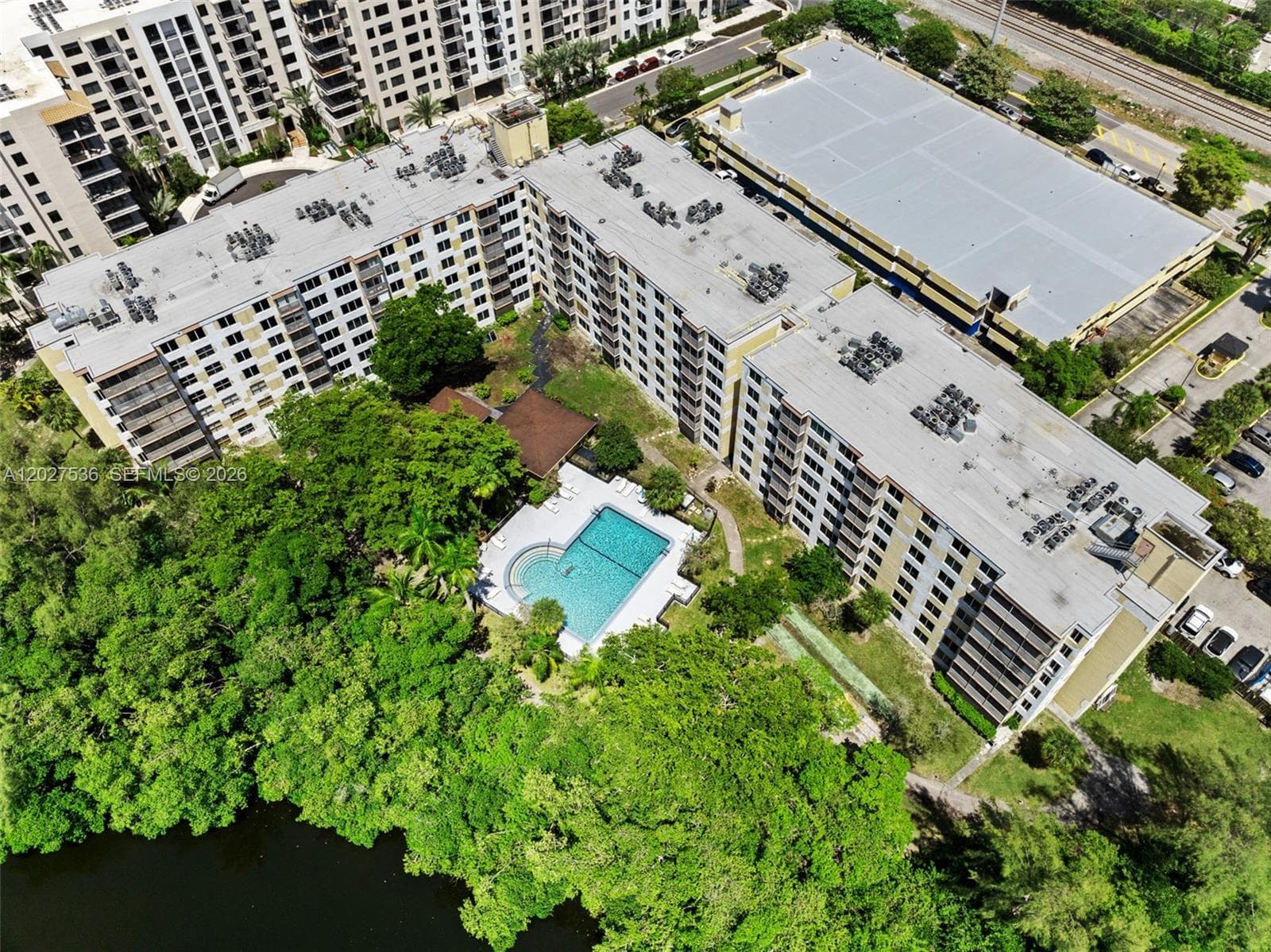 17890 W Dixie Hwy # 603, North Miami Beach FL 33160 — 35