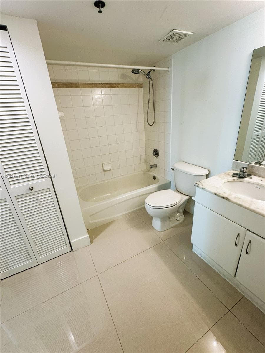 1200 Brickell Bay Dr # 3903, Miami FL 33131 — 12