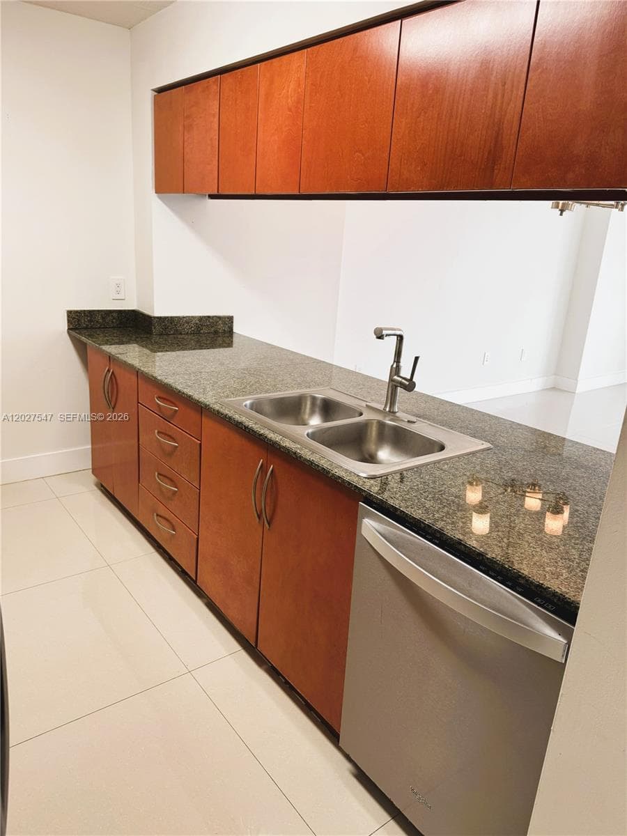 1200 Brickell Bay Dr # 3903, Miami FL 33131 — 9