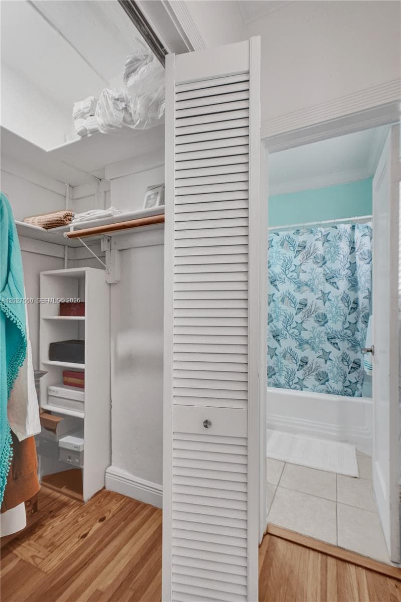 717 Espanola Way # 204, Miami Beach FL 33139 — 33