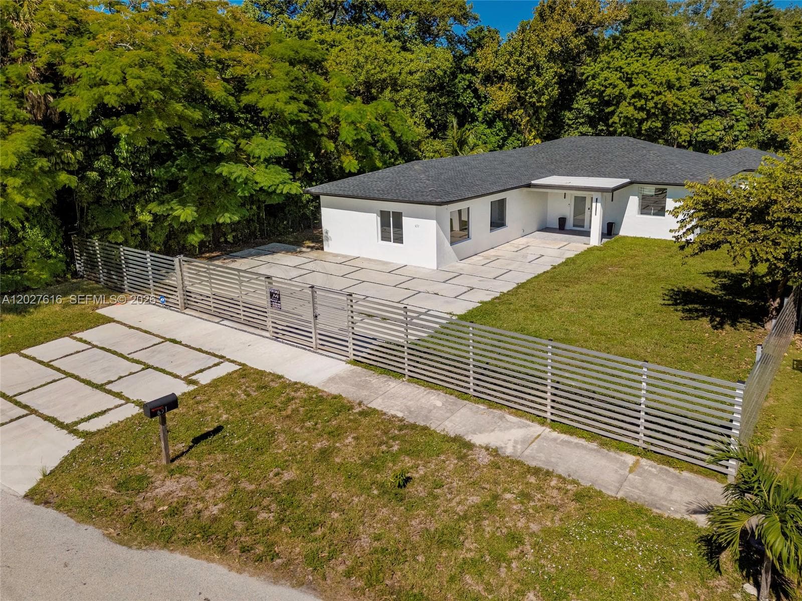 651 NE 172nd St, Miami FL 33162 — 2