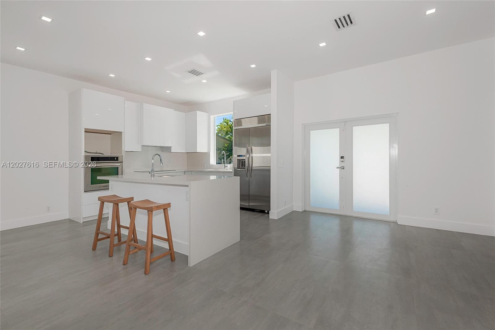 651 NE 172nd St, Miami FL 33162 — 12