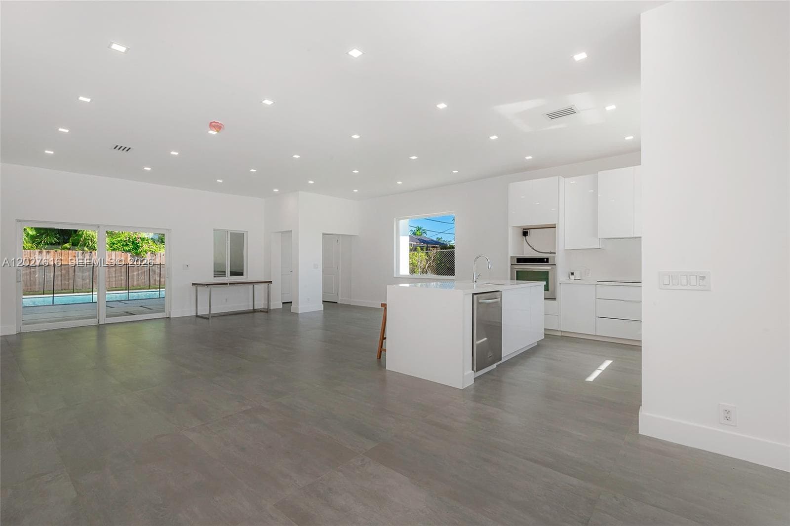 651 NE 172nd St, Miami FL 33162 — 7