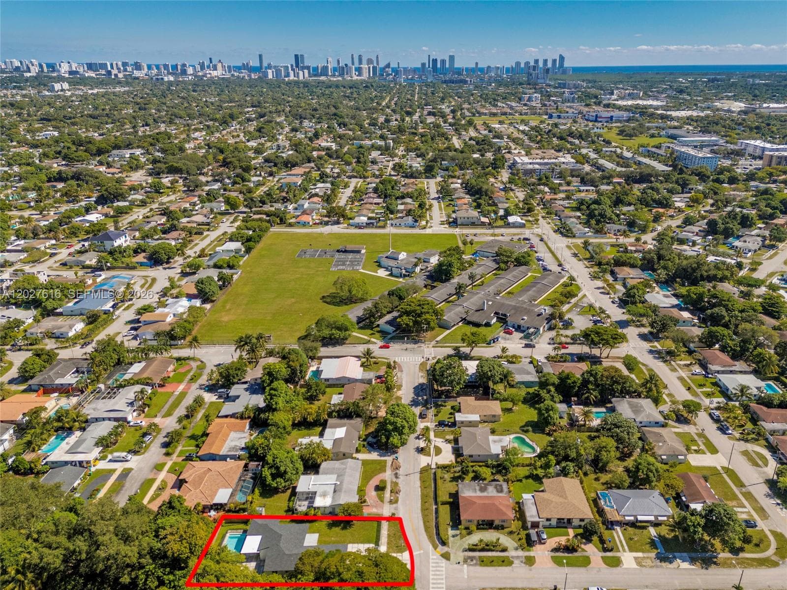 651 NE 172nd St, Miami FL 33162 — 5