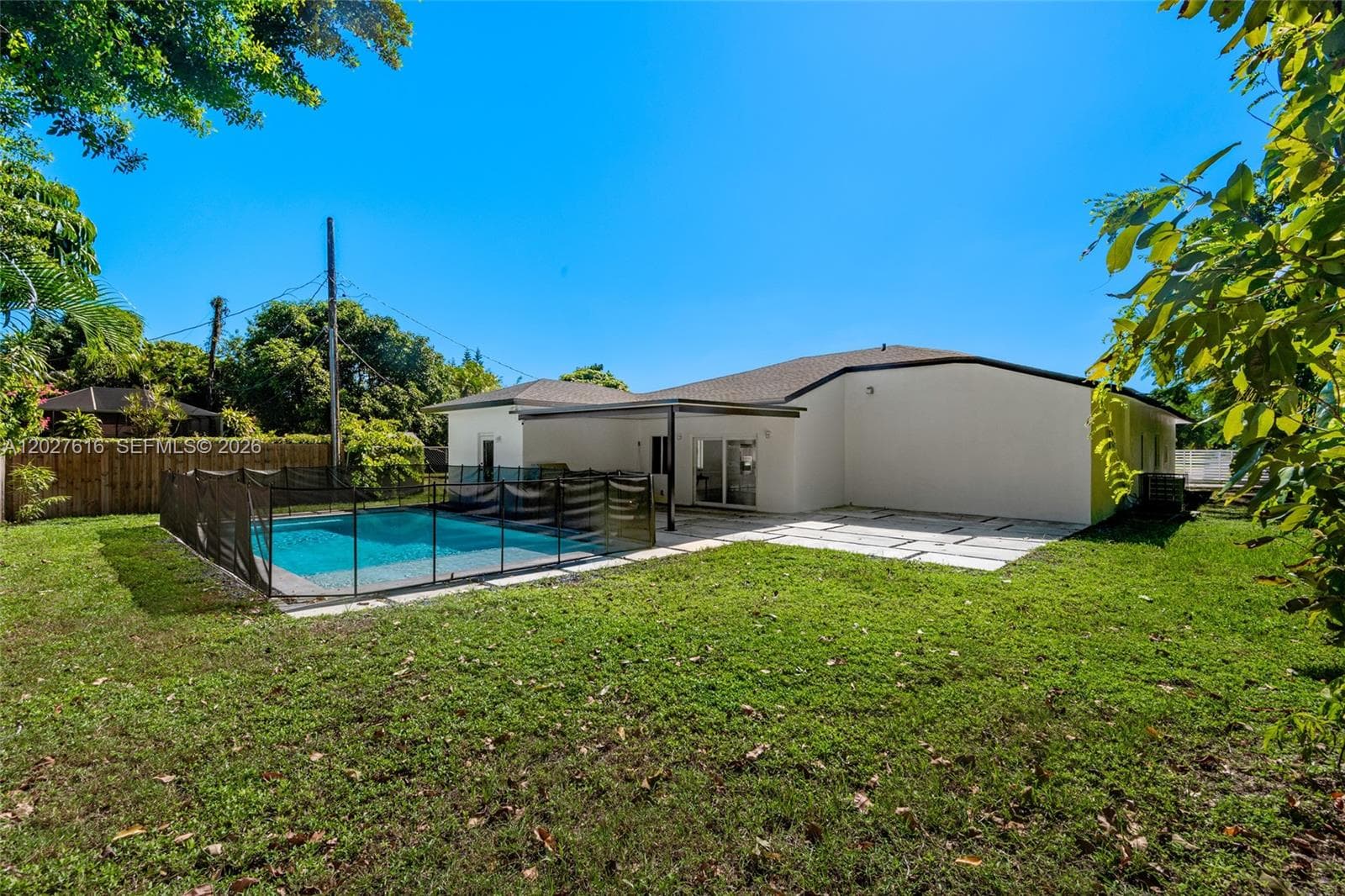 651 NE 172nd St, Miami FL 33162 — 18