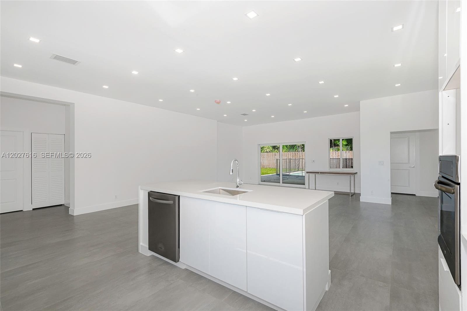 651 NE 172nd St, Miami FL 33162 — 8