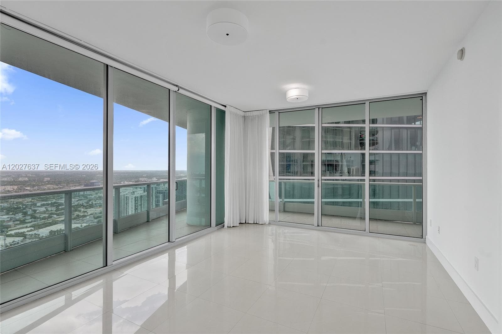 900 Biscayne Blvd # 5412, Miami FL 33132 — 23