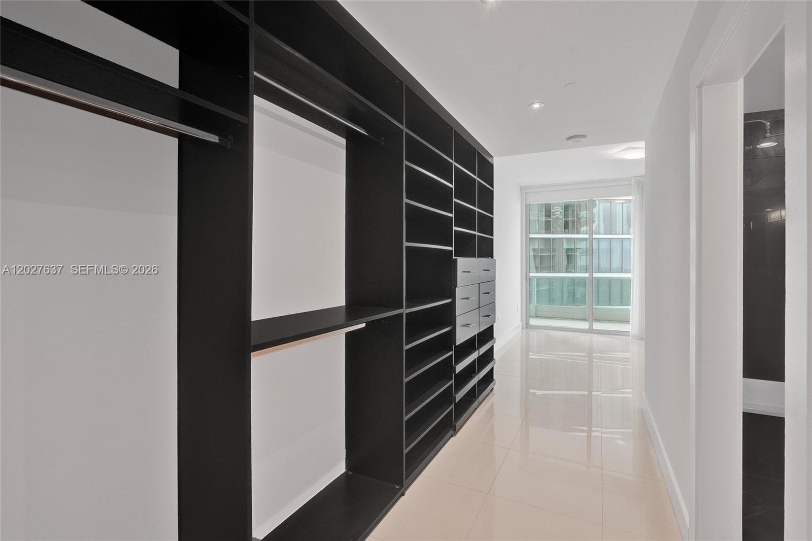 900 Biscayne Blvd # 5412, Miami FL 33132 — 32