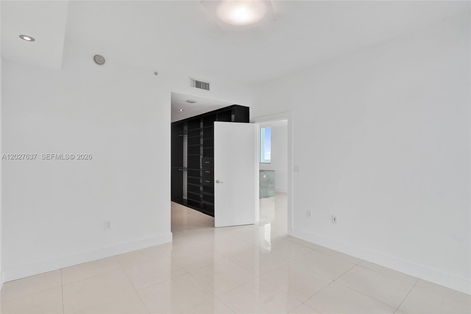 900 Biscayne Blvd # 5412, Miami FL 33132 — 29