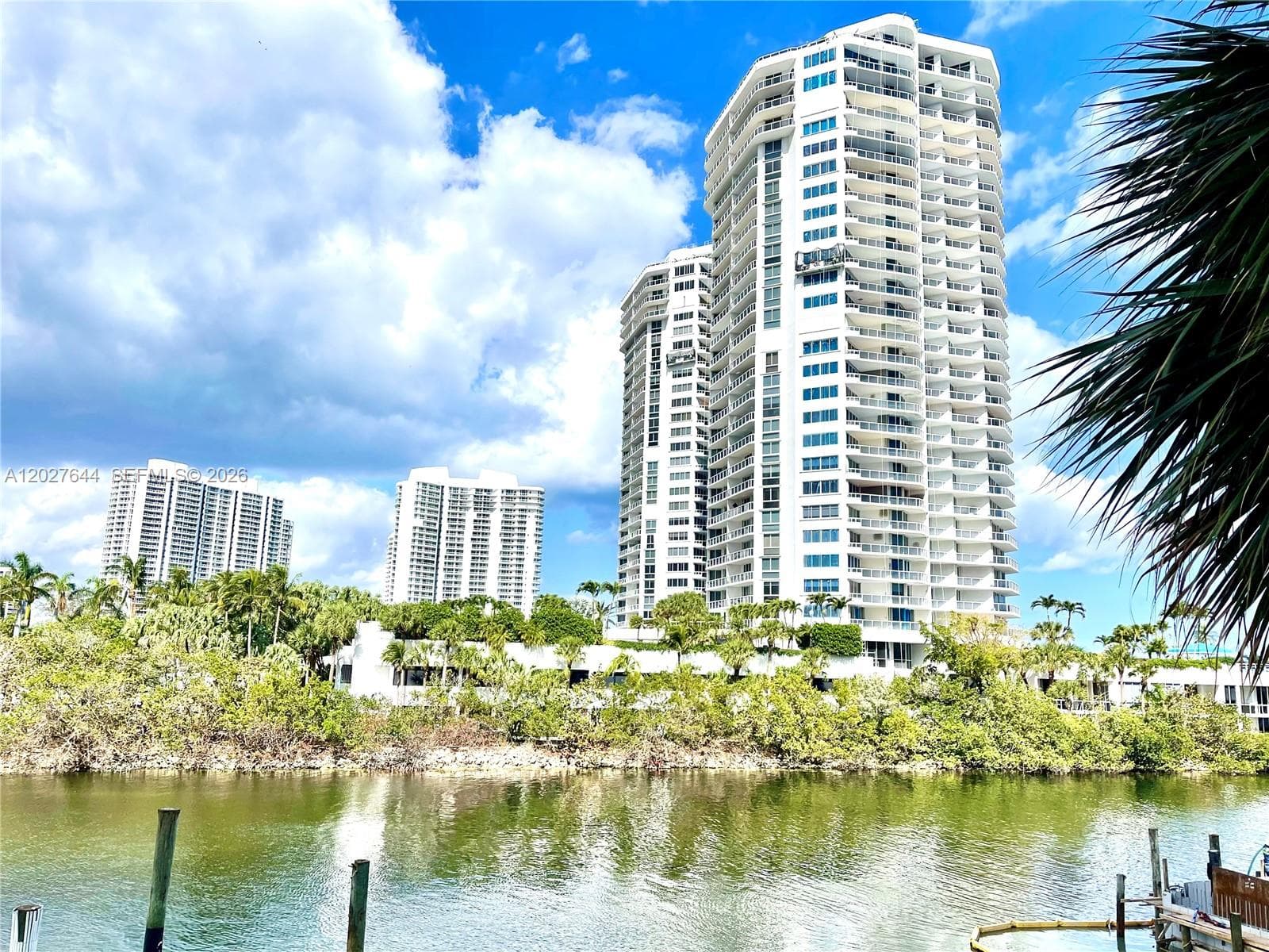 20505 E Country Club Dr # 233, Aventura FL 33180 — 2