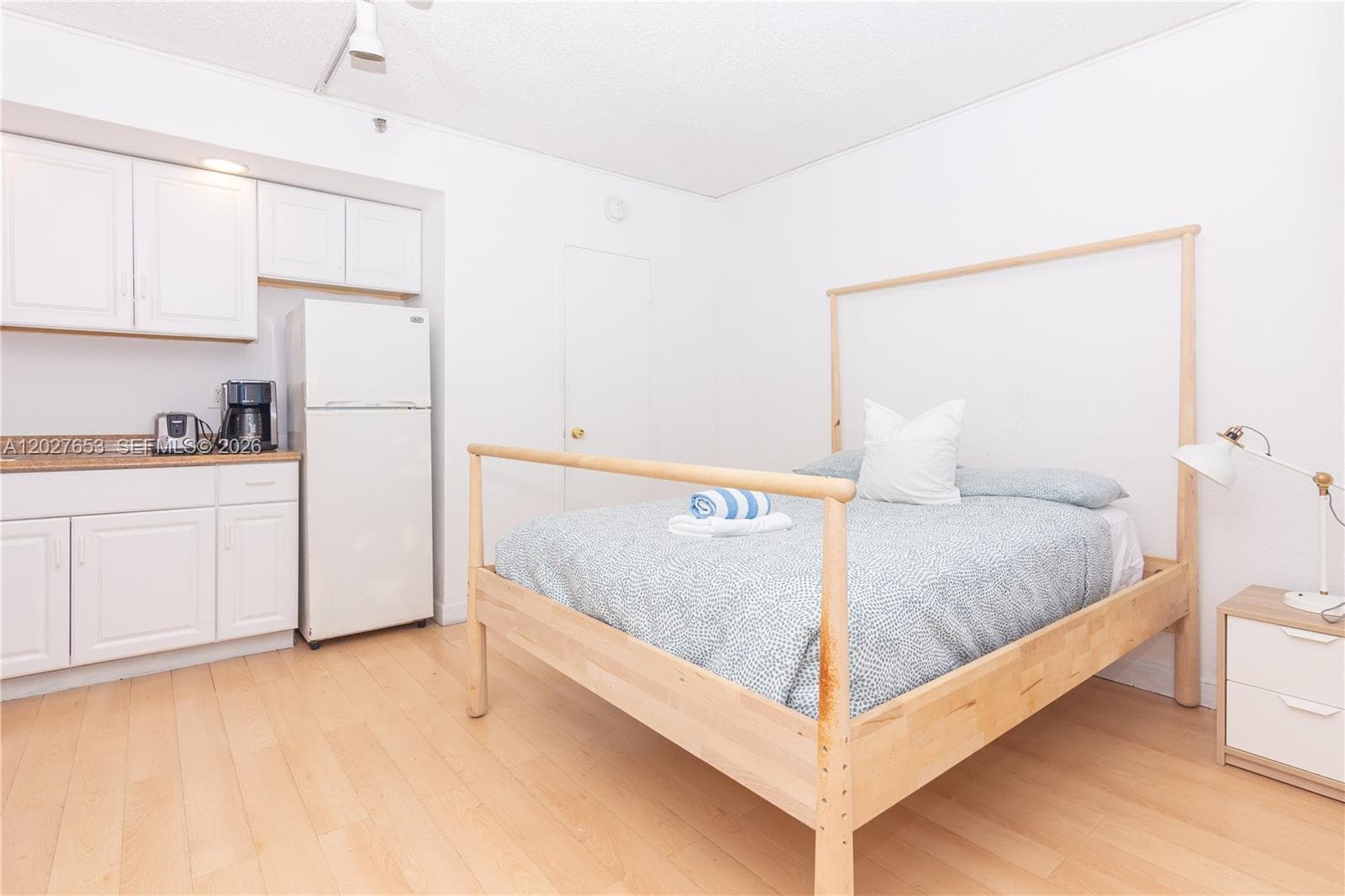 5445 Collins Ave # 1105, Miami Beach FL 33140 — 2
