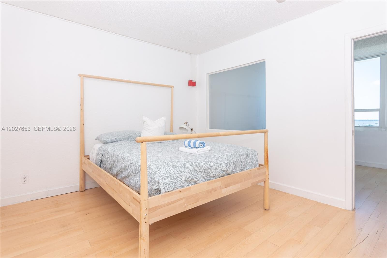 5445 Collins Ave # 1105, Miami Beach FL 33140 — 1