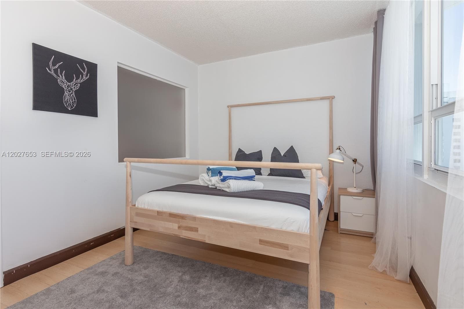 5445 Collins Ave # 1105, Miami Beach FL 33140 — 25