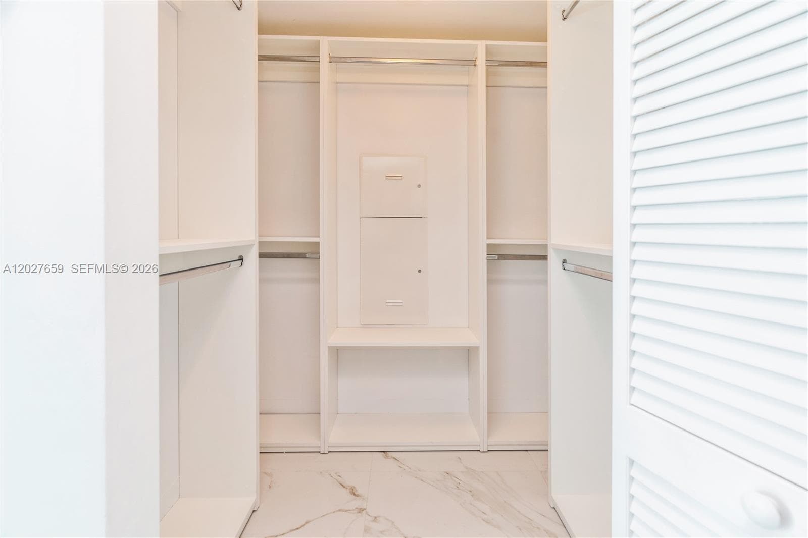 951 Brickell Ave # 3706, Miami FL 33131 — 26