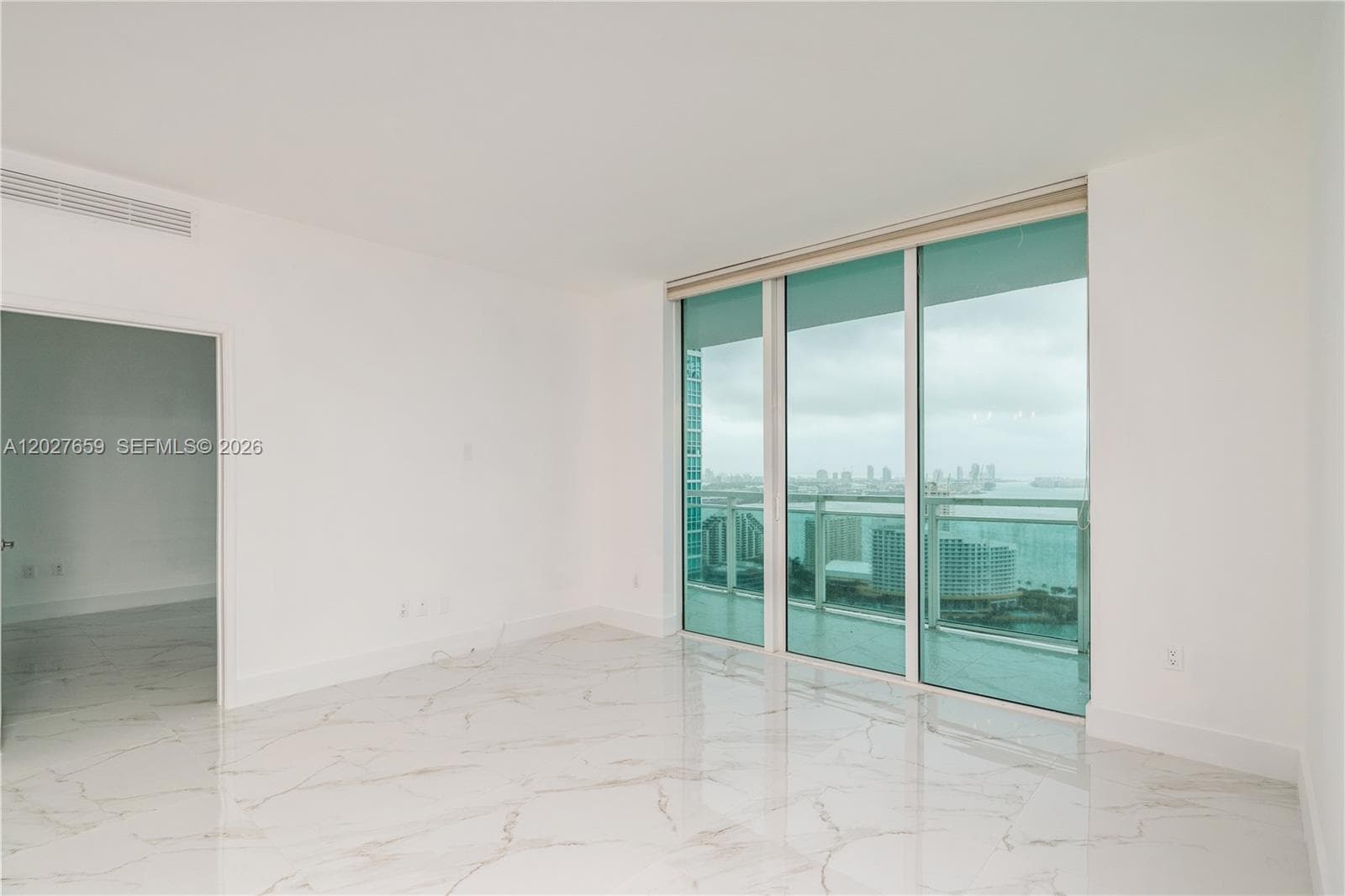 951 Brickell Ave # 3706, Miami FL 33131 — 10