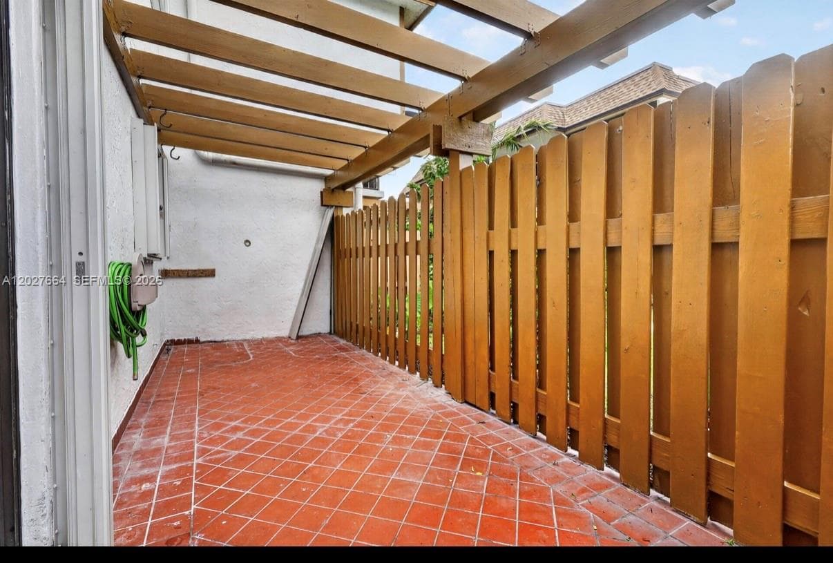 6885 NW 169th St # 63A, Hialeah FL 33015 — 10