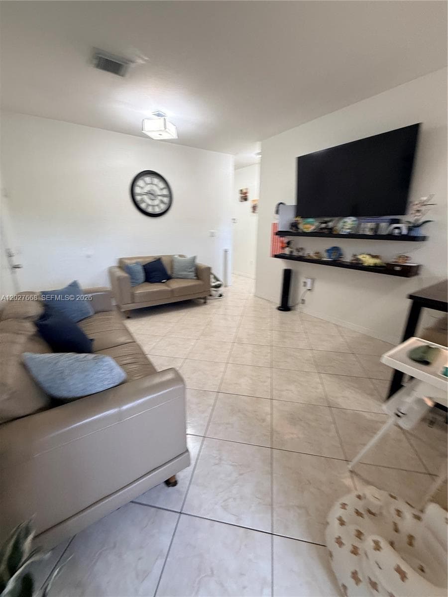 340 E 5th St # 202, Hialeah FL 33010 — 6