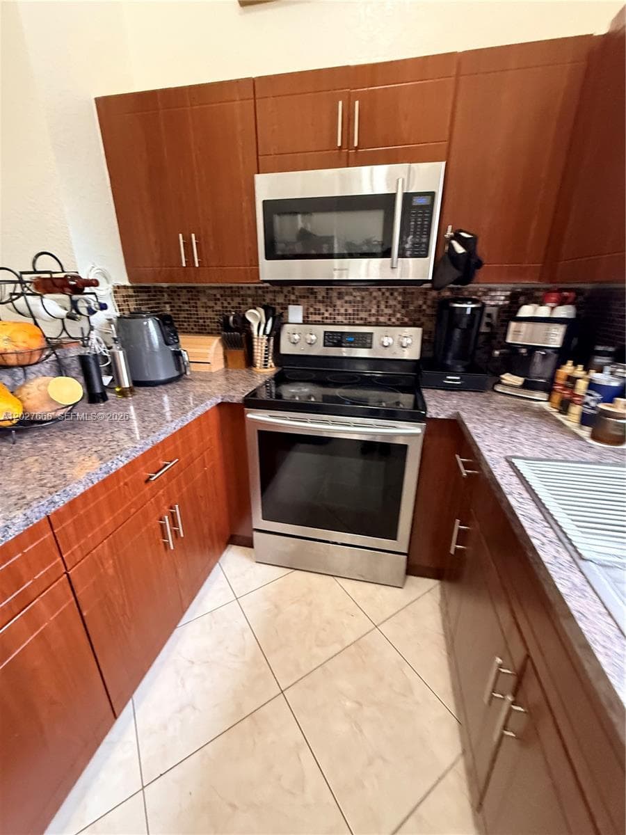 340 E 5th St # 202, Hialeah FL 33010 — 12