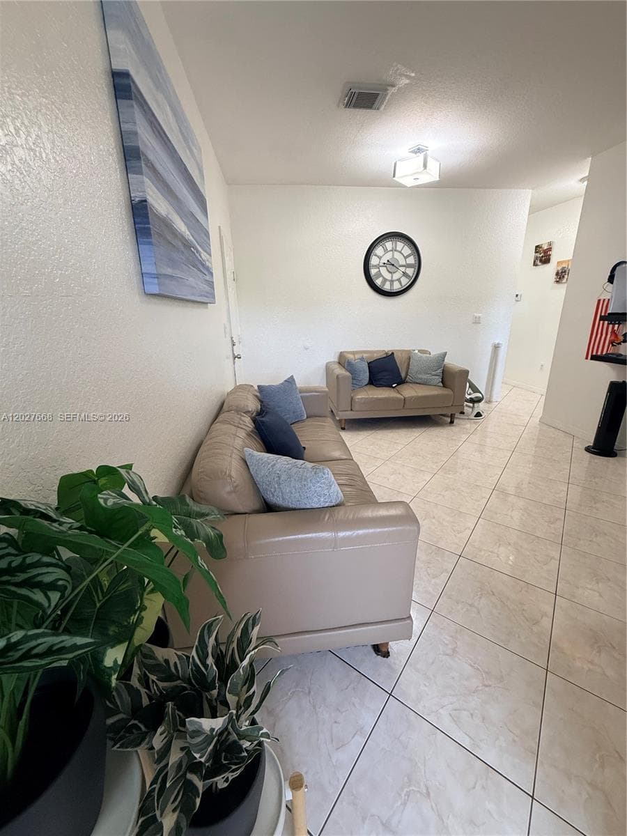 340 E 5th St # 202, Hialeah FL 33010 — 5