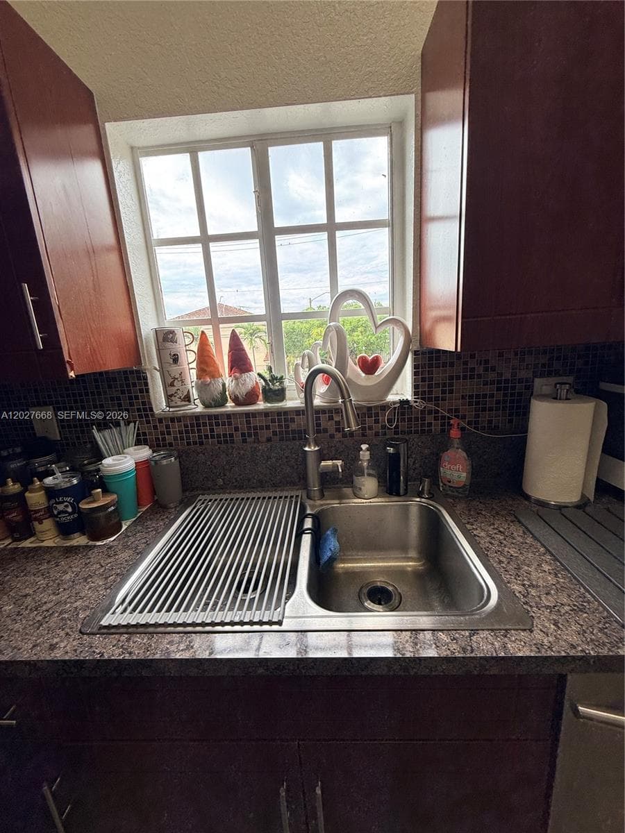 340 E 5th St # 202, Hialeah FL 33010 — 18