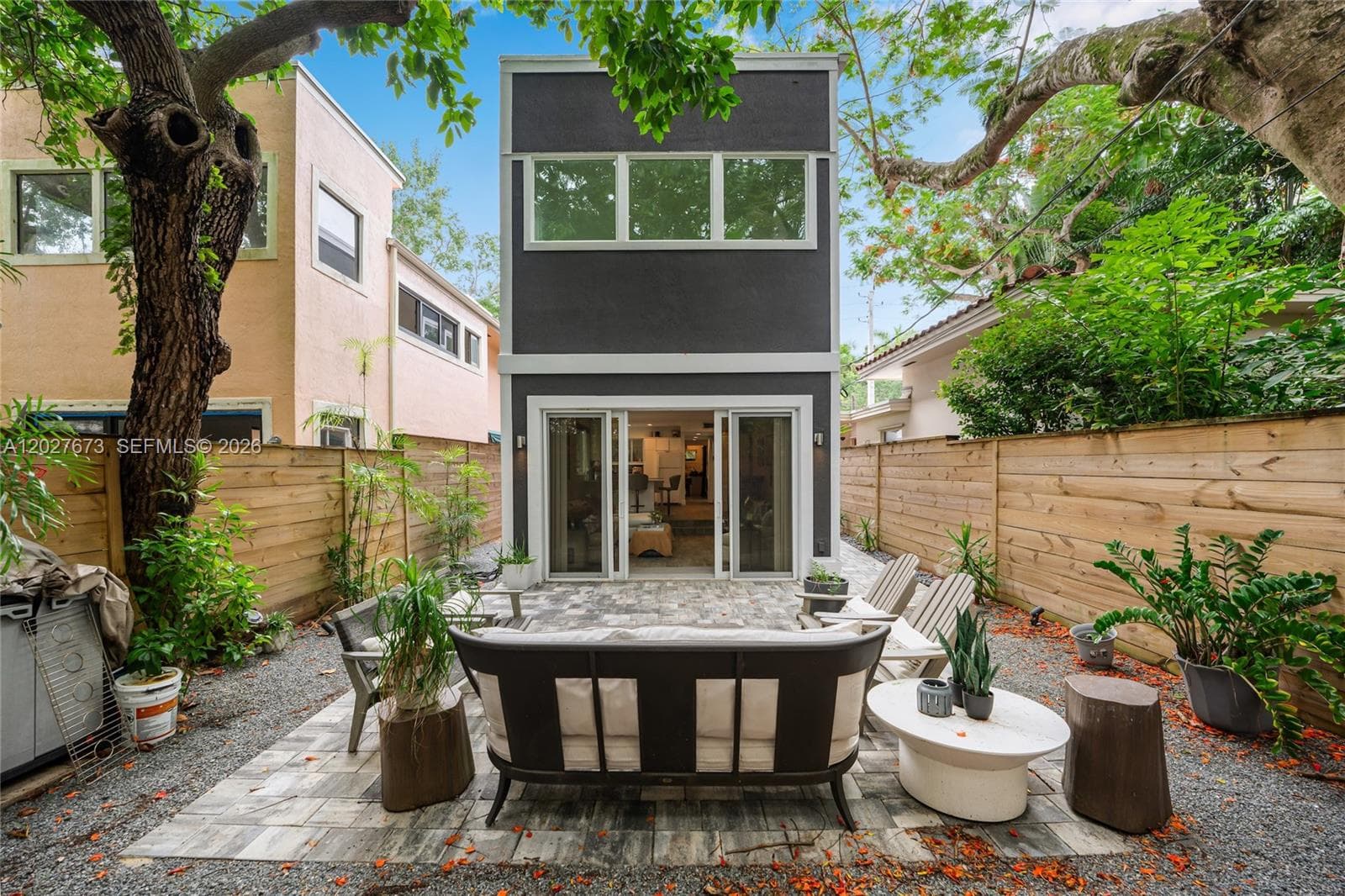 2792 SW 22nd Ave, Miami FL 33133 — 33