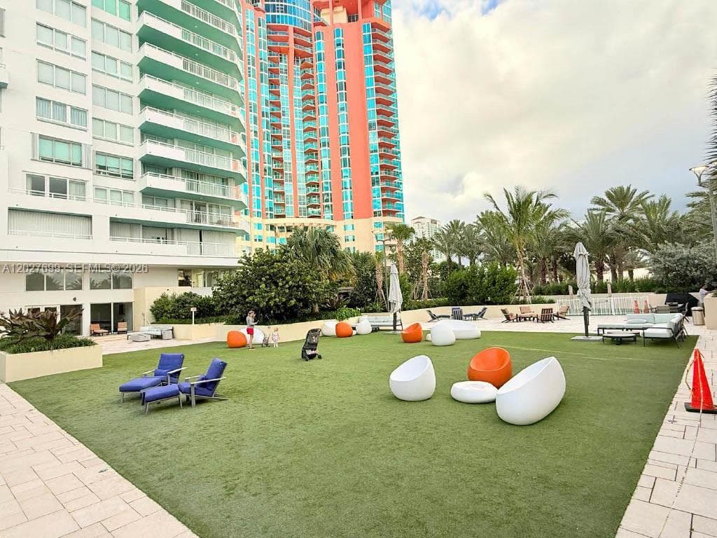 400 S Pointe Dr # 2310, Miami Beach FL 33139 — 37