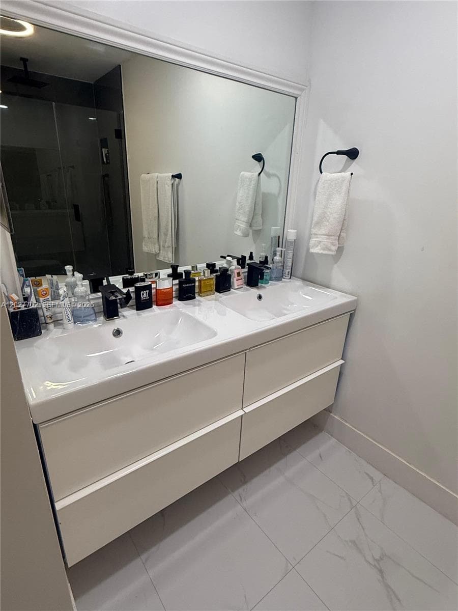 4704 NW 114th Ave # 1, Doral FL 33178 — 6
