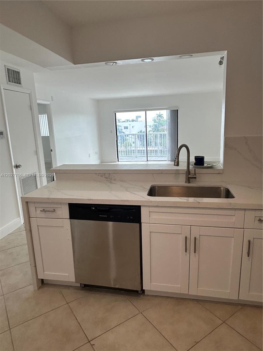 110 S Shore Dr # 4E, Miami Beach FL 33141 — 6