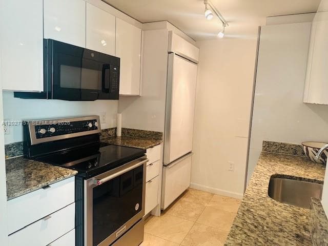 10275 Collins Ave # 223, Bal Harbour FL 33154 — 2