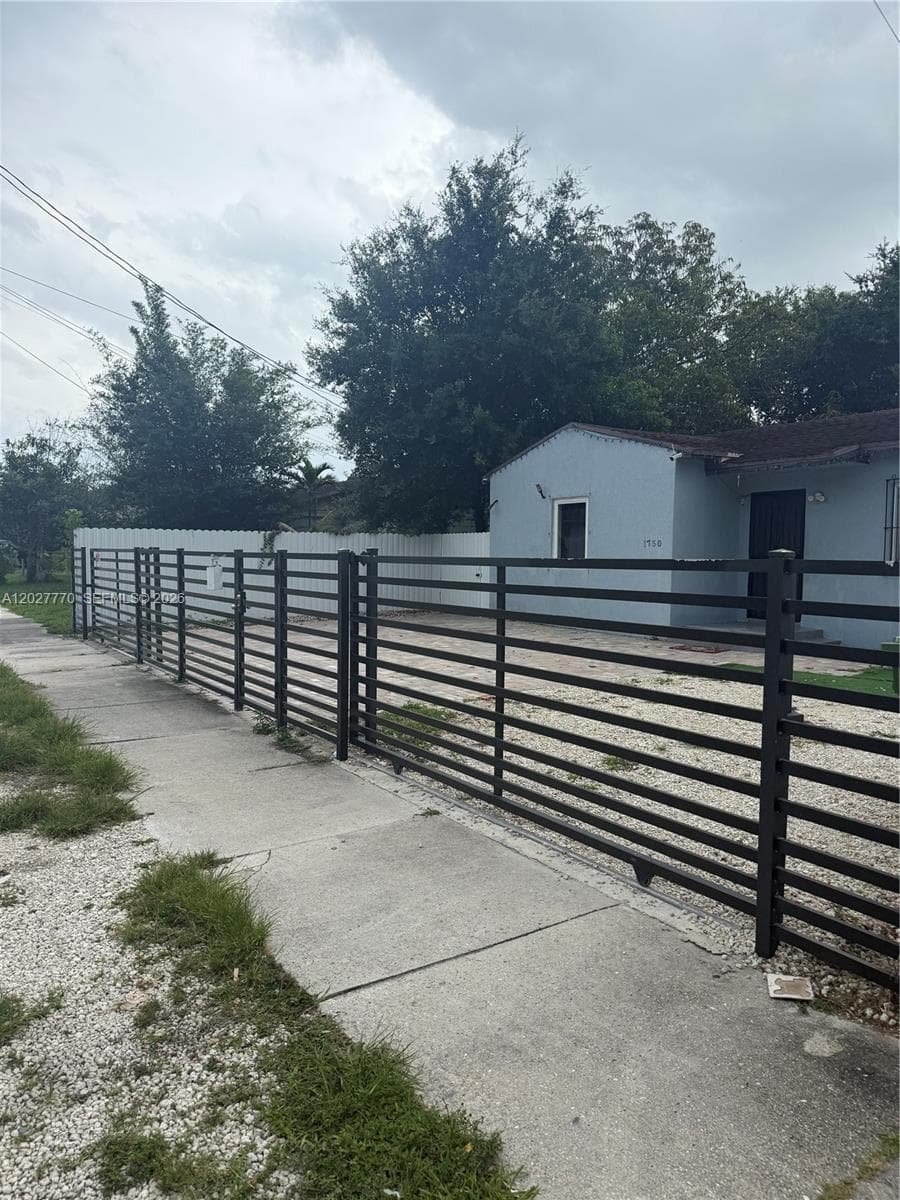 1750 NW 55th Ter, Miami FL 33142 — 15