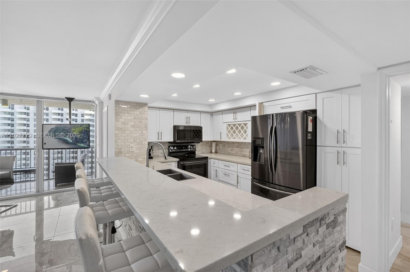 2655 Collins Ave # 1407, Miami Beach FL 33140 — 2