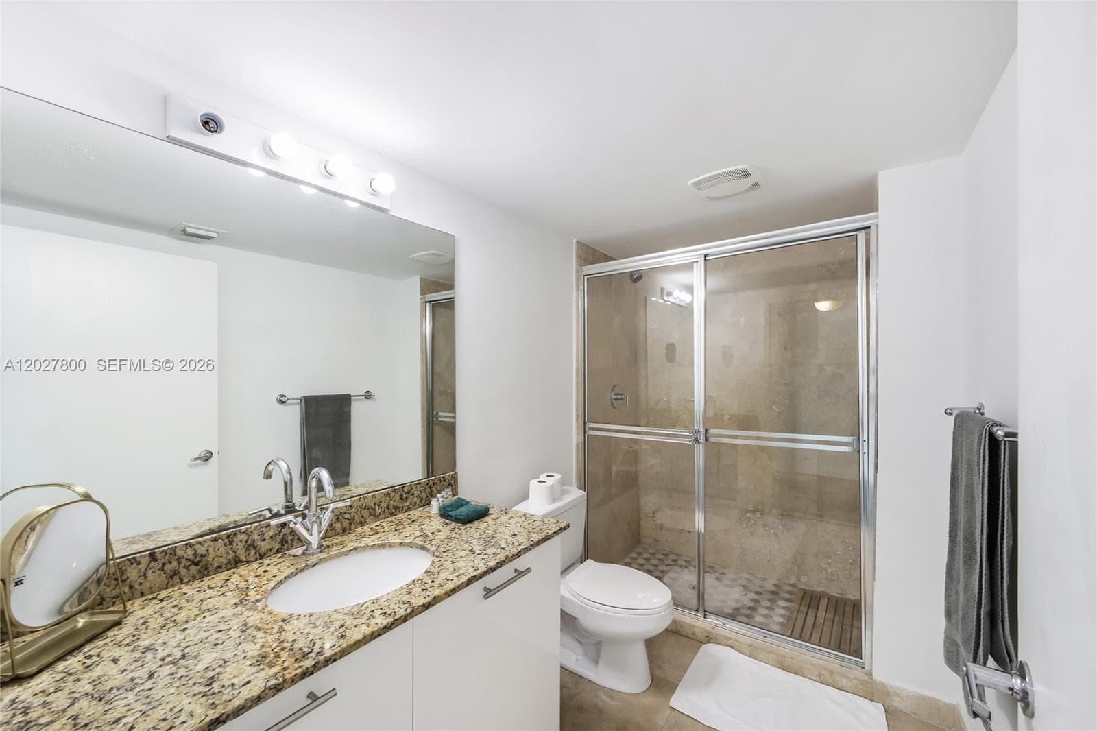 41 SE 5th St # 1116, Miami FL 33131 — 16