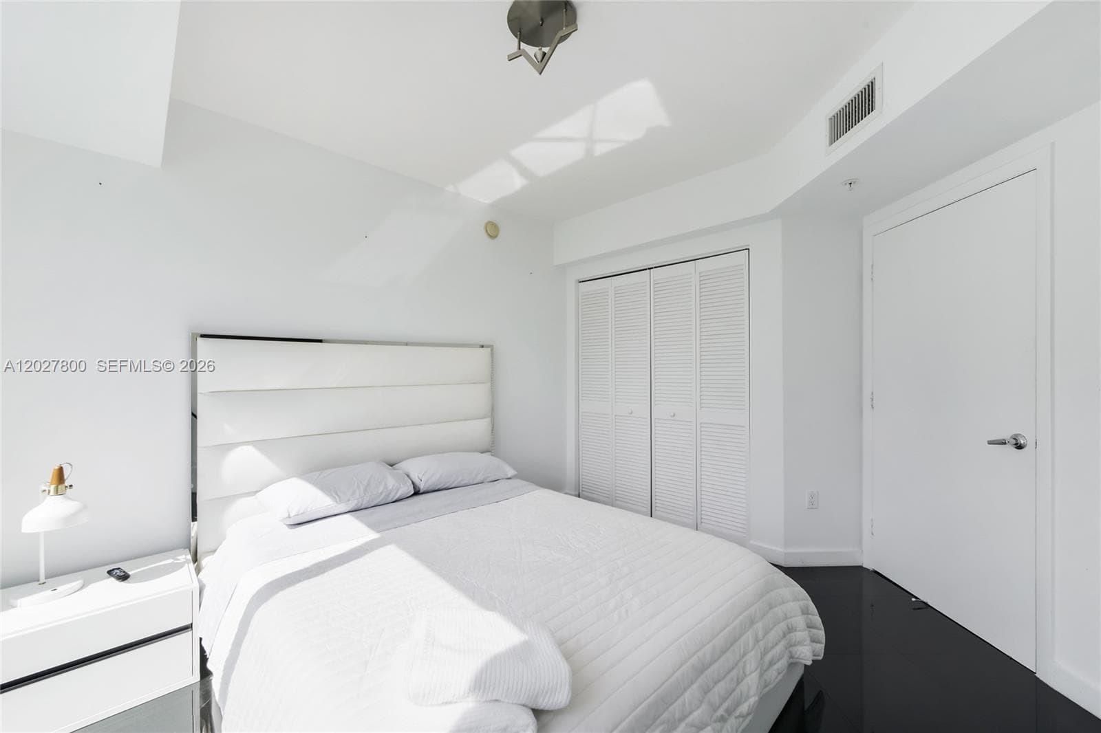 41 SE 5th St # 1116, Miami FL 33131 — 22