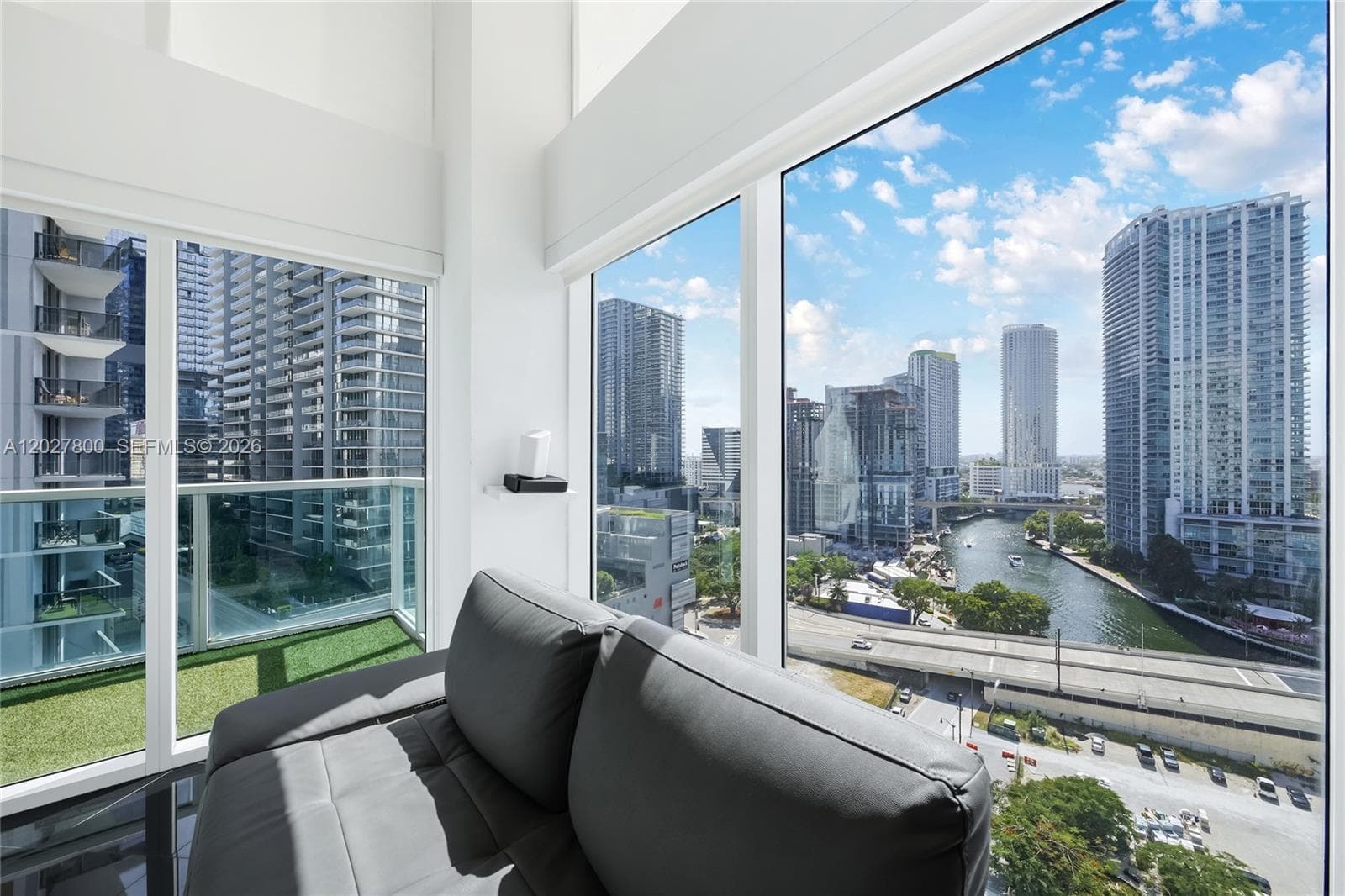 41 SE 5th St # 1116, Miami FL 33131 — 1