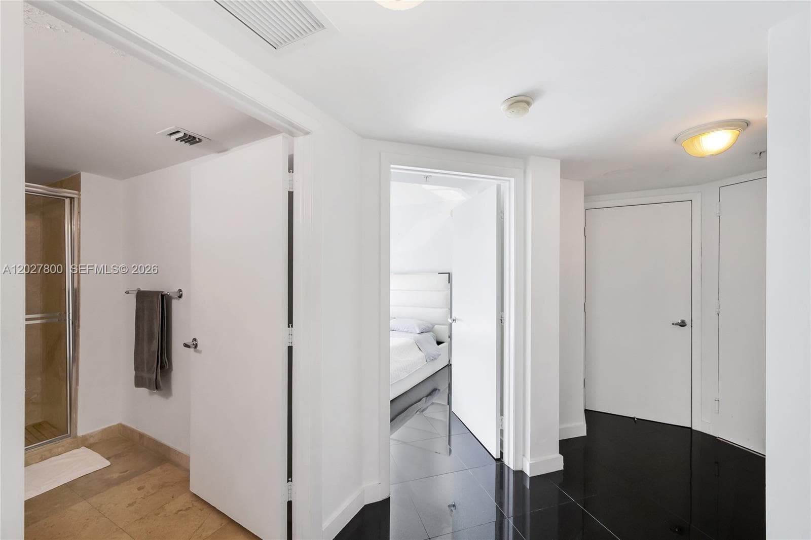41 SE 5th St # 1116, Miami FL 33131 — 24