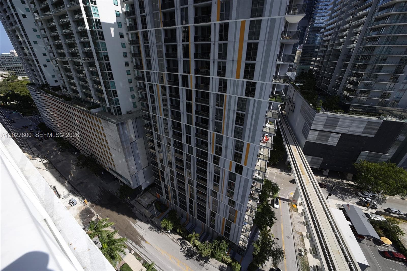 41 SE 5th St # 1116, Miami FL 33131 — 61