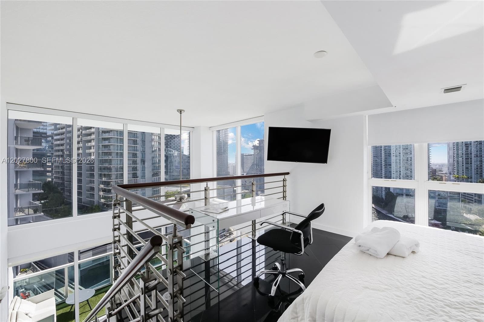 41 SE 5th St # 1116, Miami FL 33131 — 38