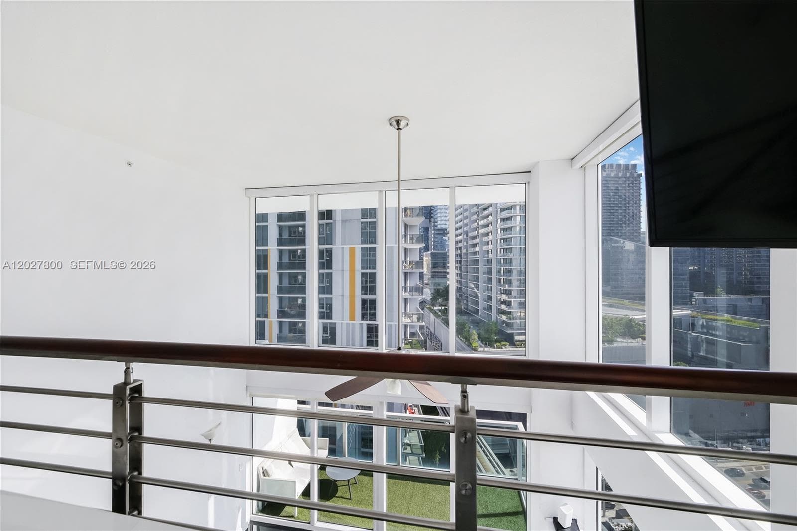 41 SE 5th St # 1116, Miami FL 33131 — 65
