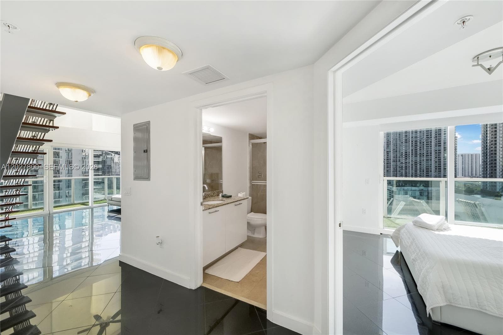 41 SE 5th St # 1116, Miami FL 33131 — 18