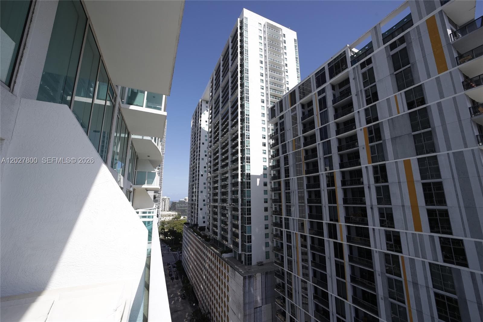 41 SE 5th St # 1116, Miami FL 33131 — 59