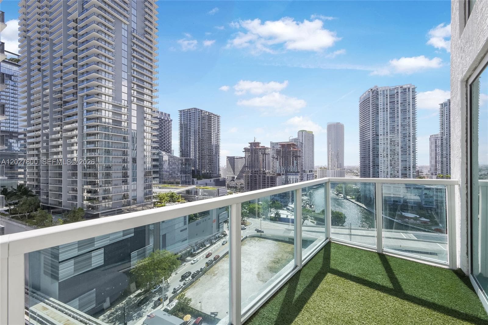 41 SE 5th St # 1116, Miami FL 33131 — 50