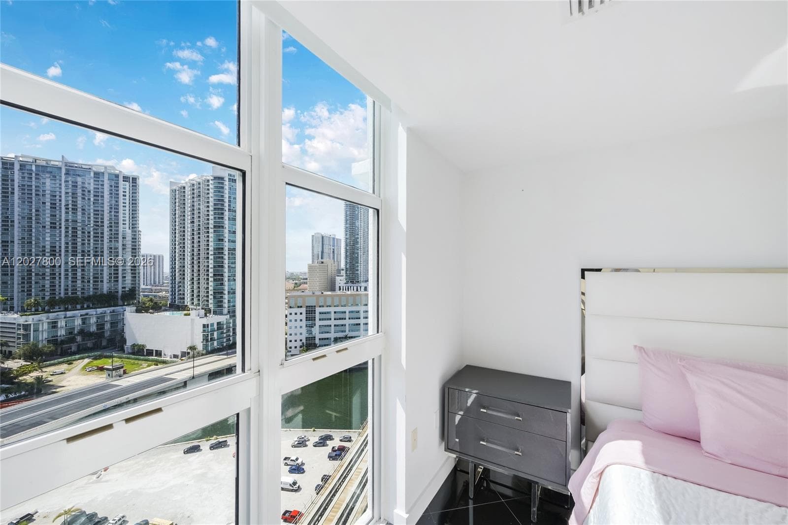 41 SE 5th St # 1116, Miami FL 33131 — 37