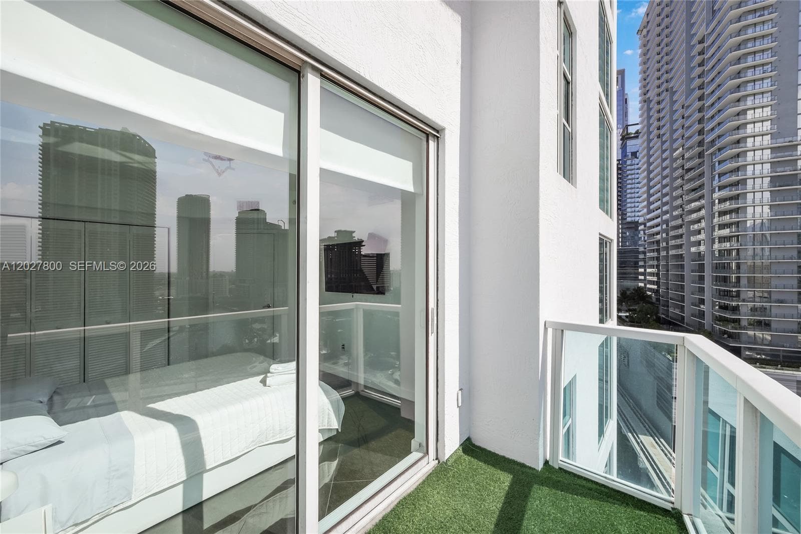 41 SE 5th St # 1116, Miami FL 33131 — 48