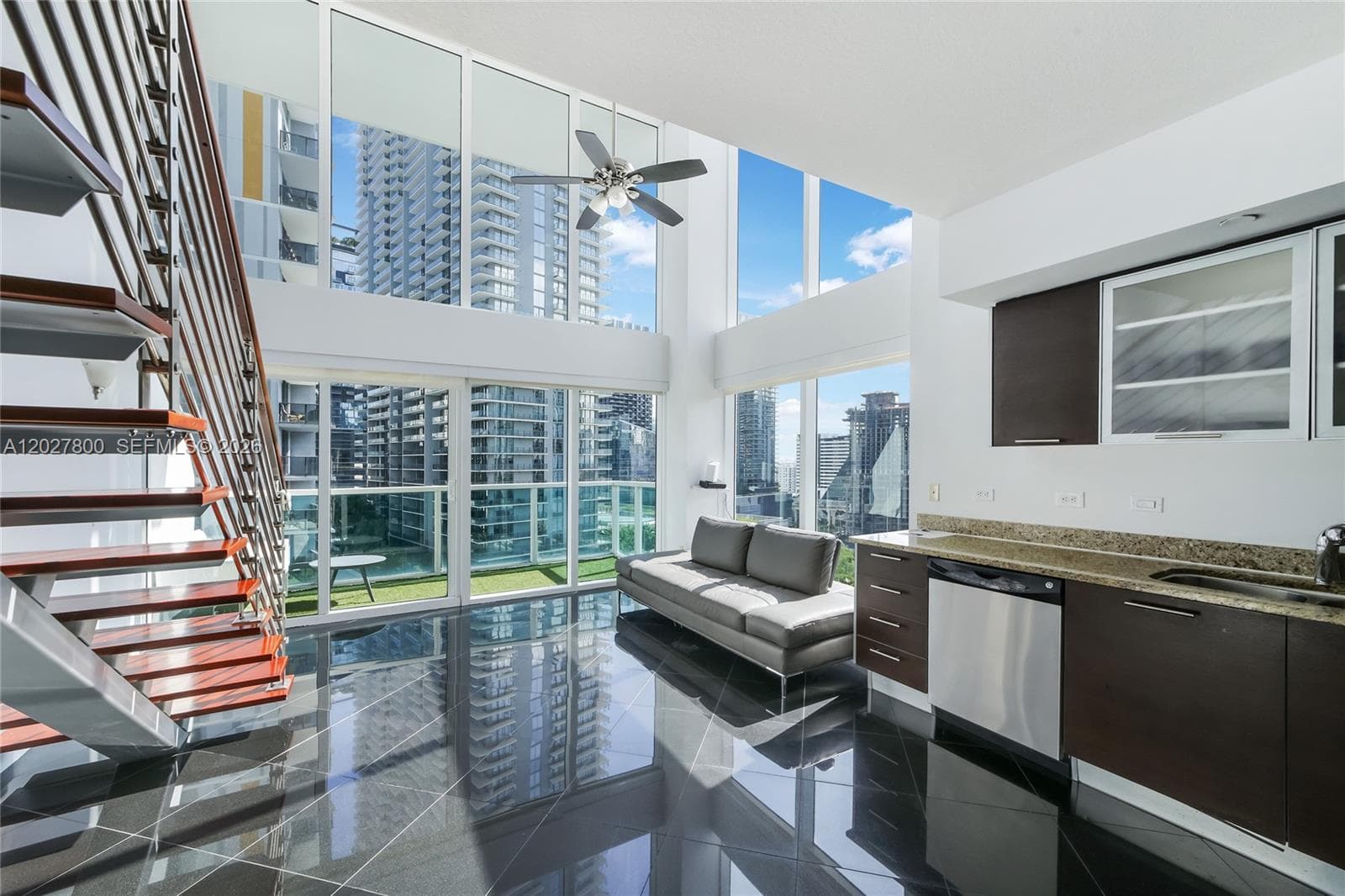 41 SE 5th St # 1116, Miami FL 33131 — 11