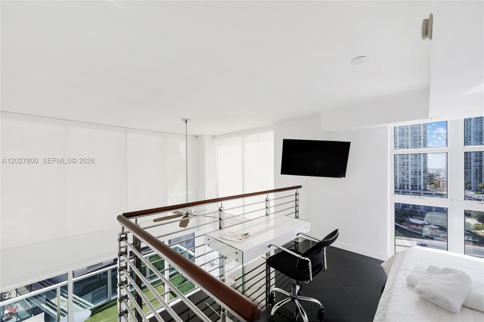 41 SE 5th St # 1116, Miami FL 33131 — 40