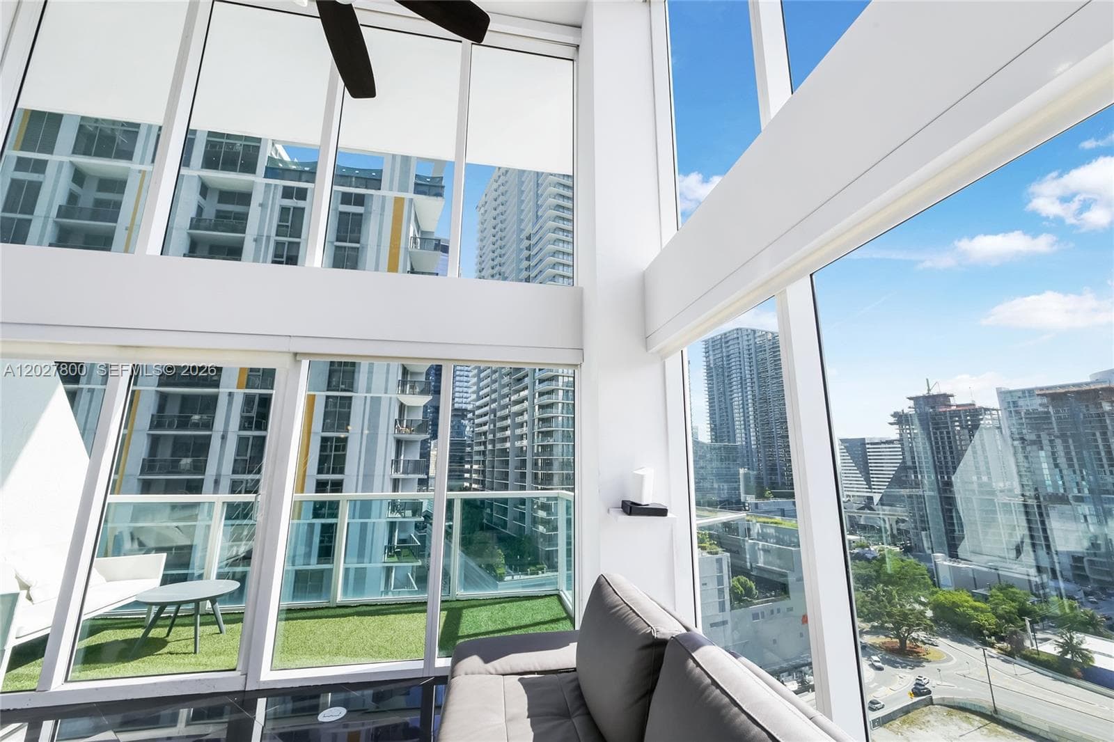 41 SE 5th St # 1116, Miami FL 33131 — 64