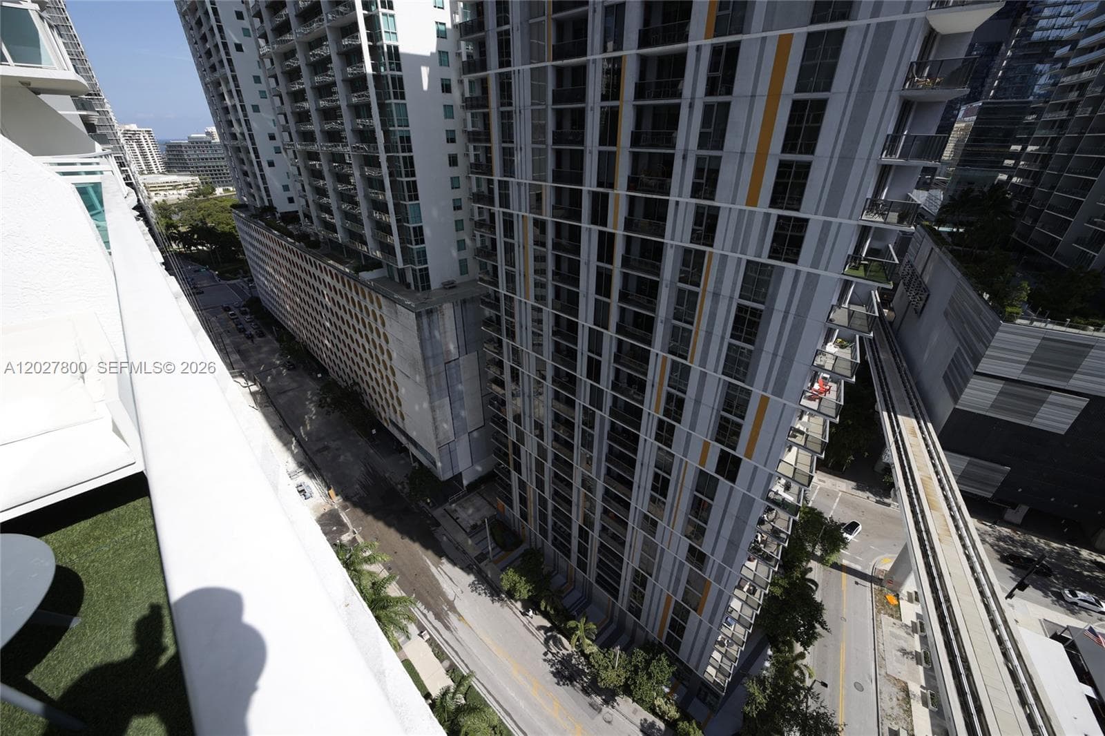 41 SE 5th St # 1116, Miami FL 33131 — 60