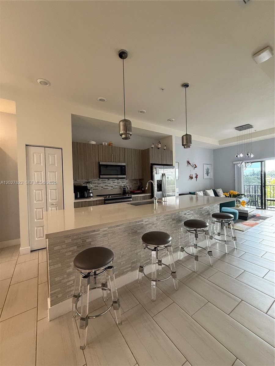 7815 NW 104th Ave # 32, Doral FL 33178 — 1