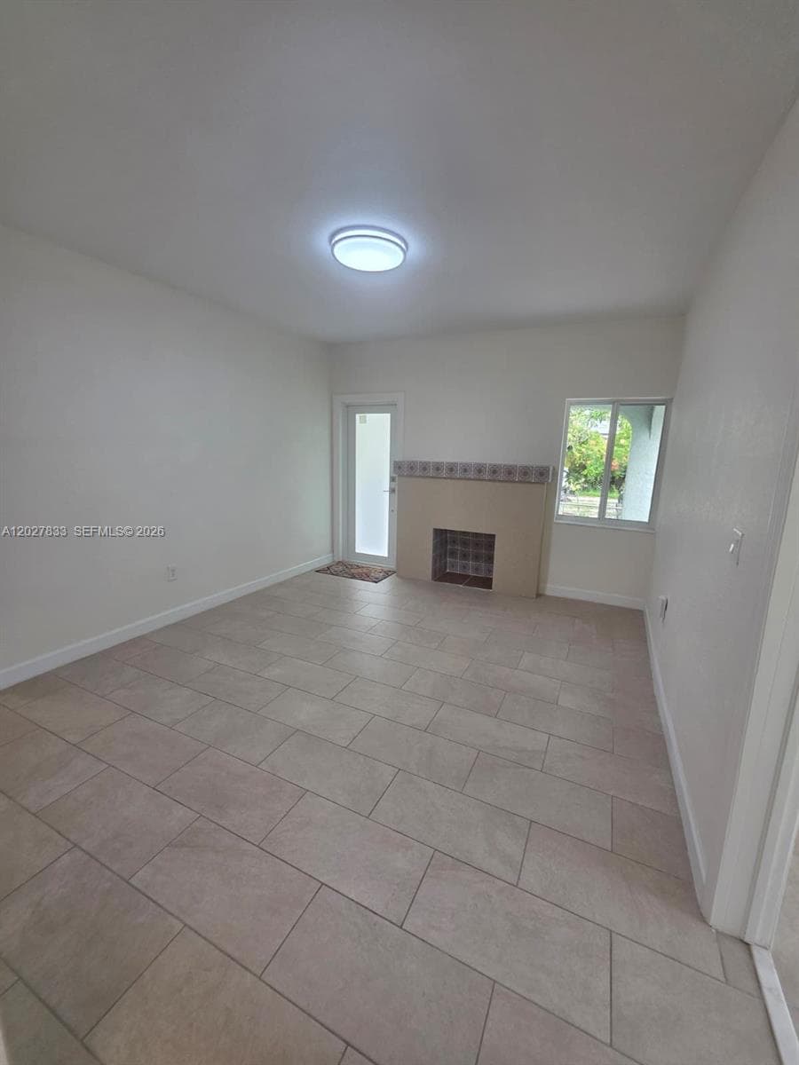 1139 NW 37th St, Miami FL 33127 — 2